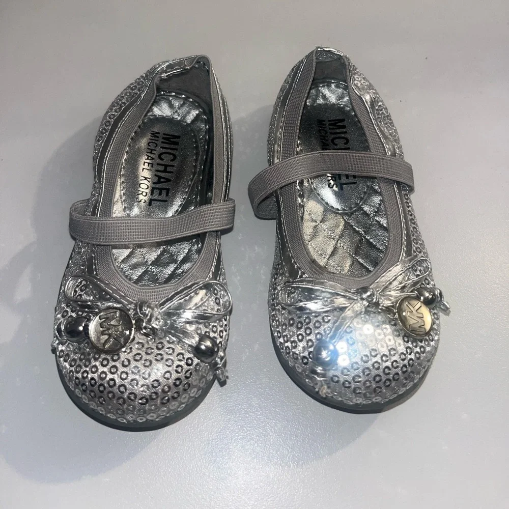 Girls/toddler/baby/infant Michael Kors, dress shoes, size 6, silver​